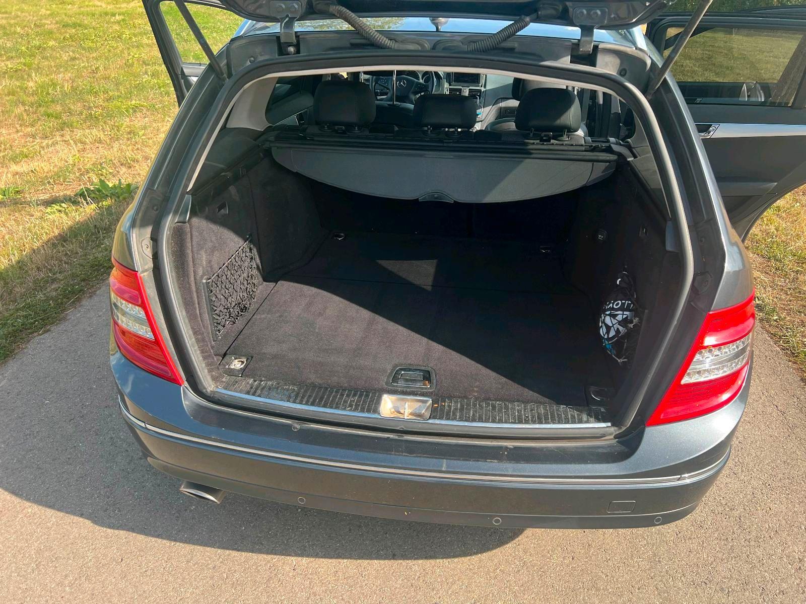 Mercedes-Benz C220 2009 — photo 9