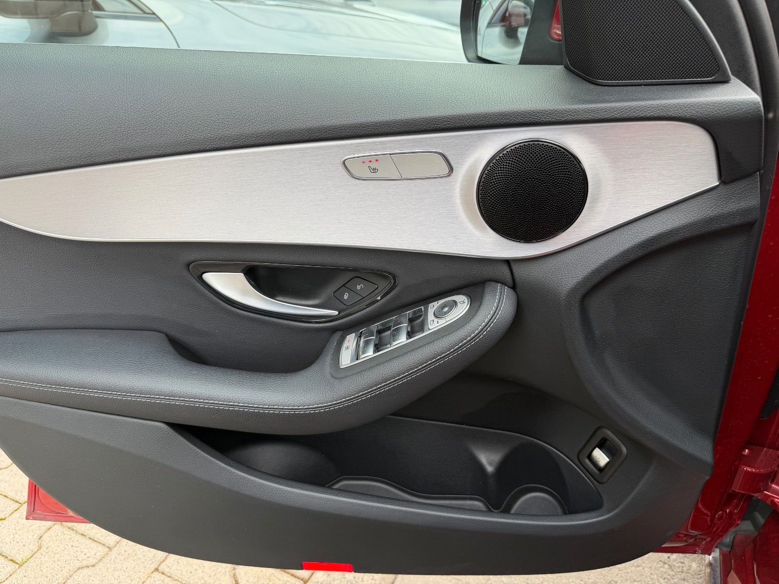 Fahrzeugabbildung Mercedes-Benz C 180 T Avantgarde MBEAM+Distr+R-Kamera+LenkAssi