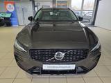Volvo V60 B4 (D) Plus Dark AHK Sitzklima Pano Kamera - Volvo V60