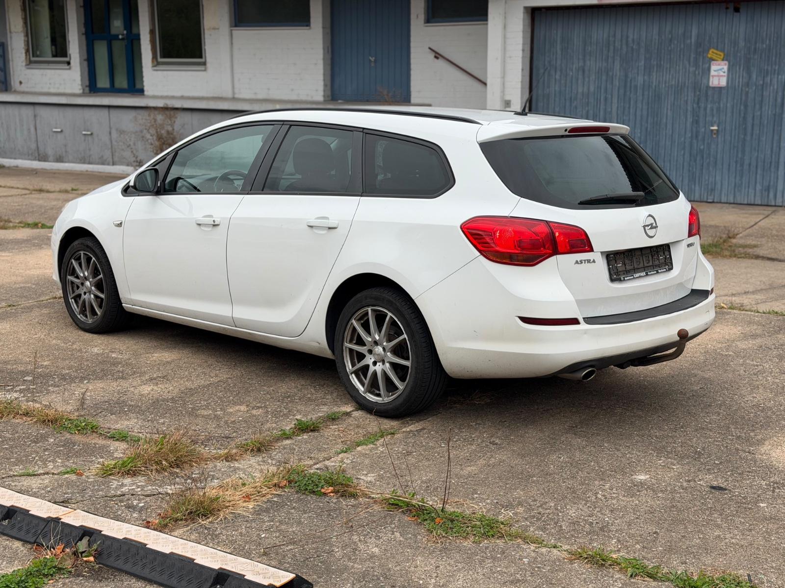 Opel Astra 2011 — двигун 1.364 cm³, 140 HP (103kW)