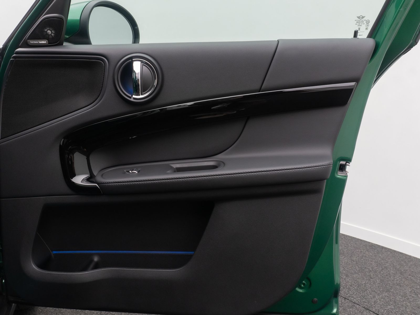 Fahrzeugabbildung MINI Countryman SE (Cooper) ALL4 HUD Kamera H/K Voll