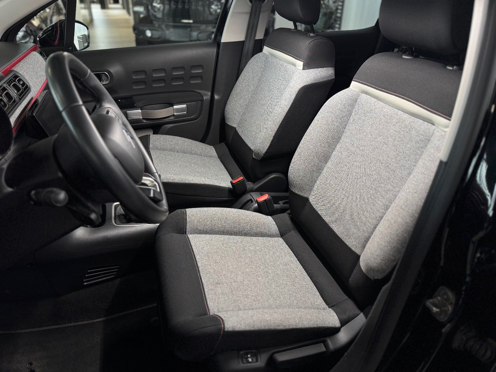 Fahrzeugabbildung Citroën C3 1.2 PurTech ELLE "DAB Navigation Kamera LM"