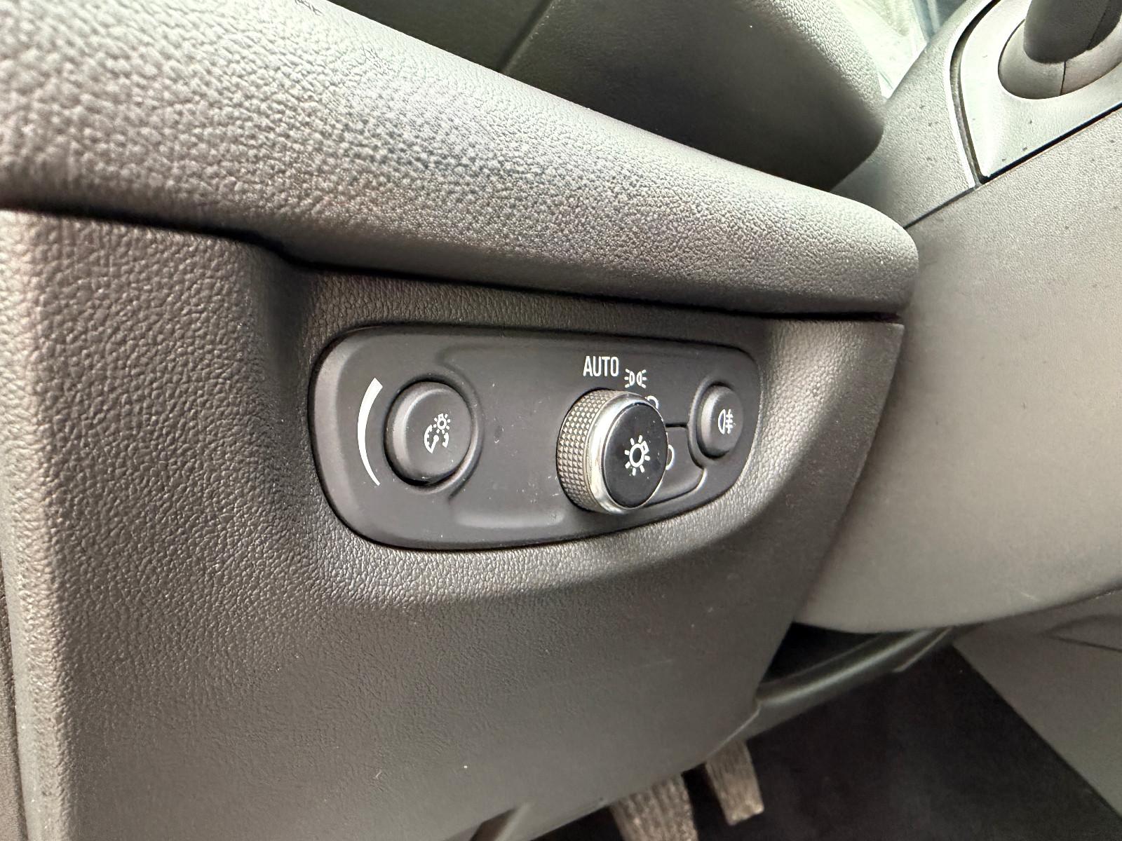 Opel Insignia B 1.5 CDTi Edition Navi LED SHZ PDC AHK