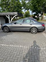 Mercedes-Benz 220 - Mercedes-Benz 220 mit Diesel-Antrieb