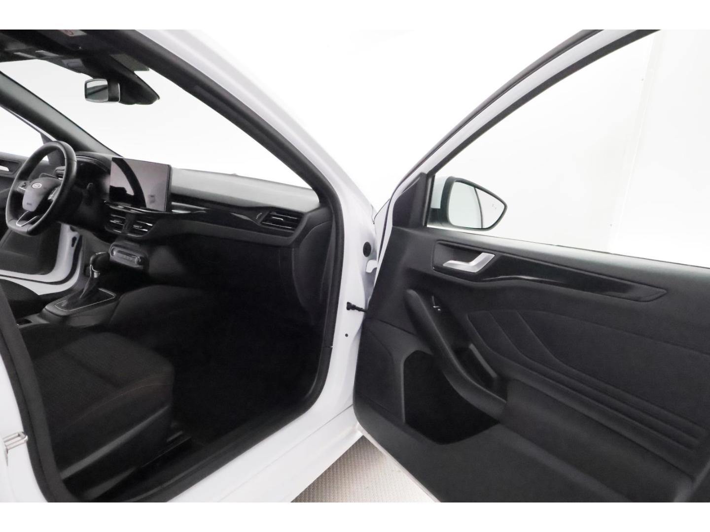 Ford Focus 1.0EB Turnier Aut.ST-Line+LED+NAVI+KAMERA, миниатюра 18