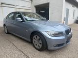 BMW 320 i E90 1.Hand 30185 KM! Sitzheizung PDC - BMW: 90s