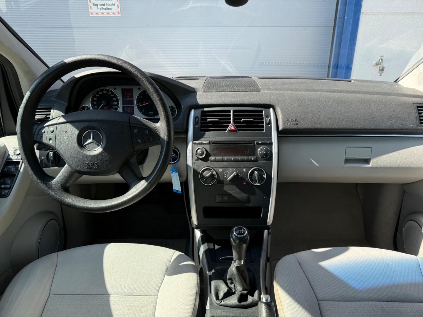 Mercedes-Benz B170 2005 — photo 9