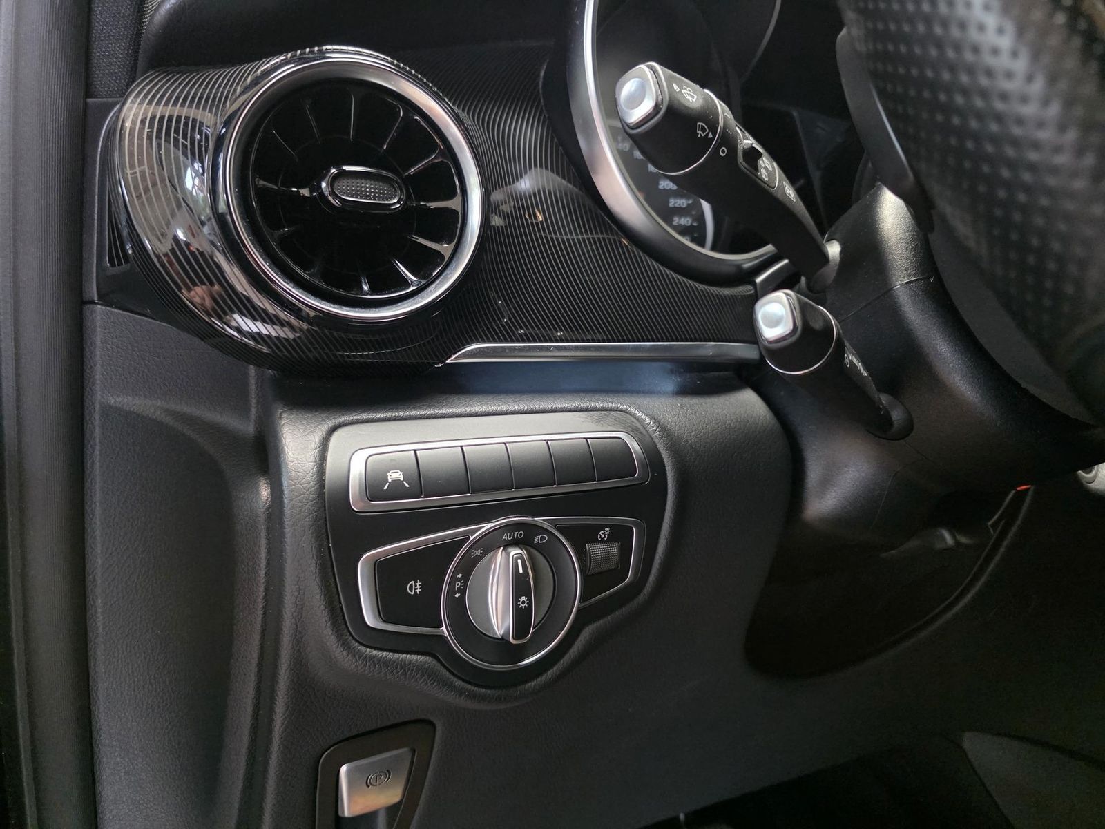 Fahrzeugabbildung Mercedes-Benz V 220d Edition lang /LED/Navi/Cam/Totwink./Ahk