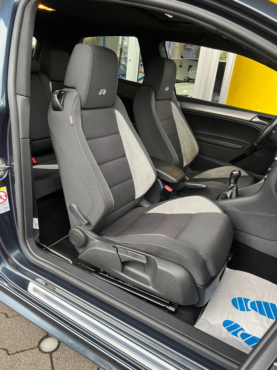 Fahrzeugabbildung Volkswagen Golf VI R 4Motion *SCHIEBEDACH*KEYLESS*XENON*