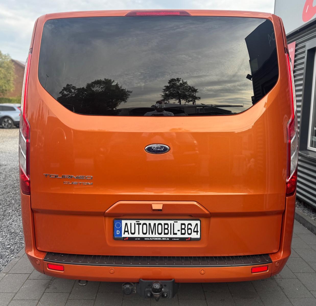 Ford Transit Custom L1 Titanium X *AUTOMATIK|9-SITZE*