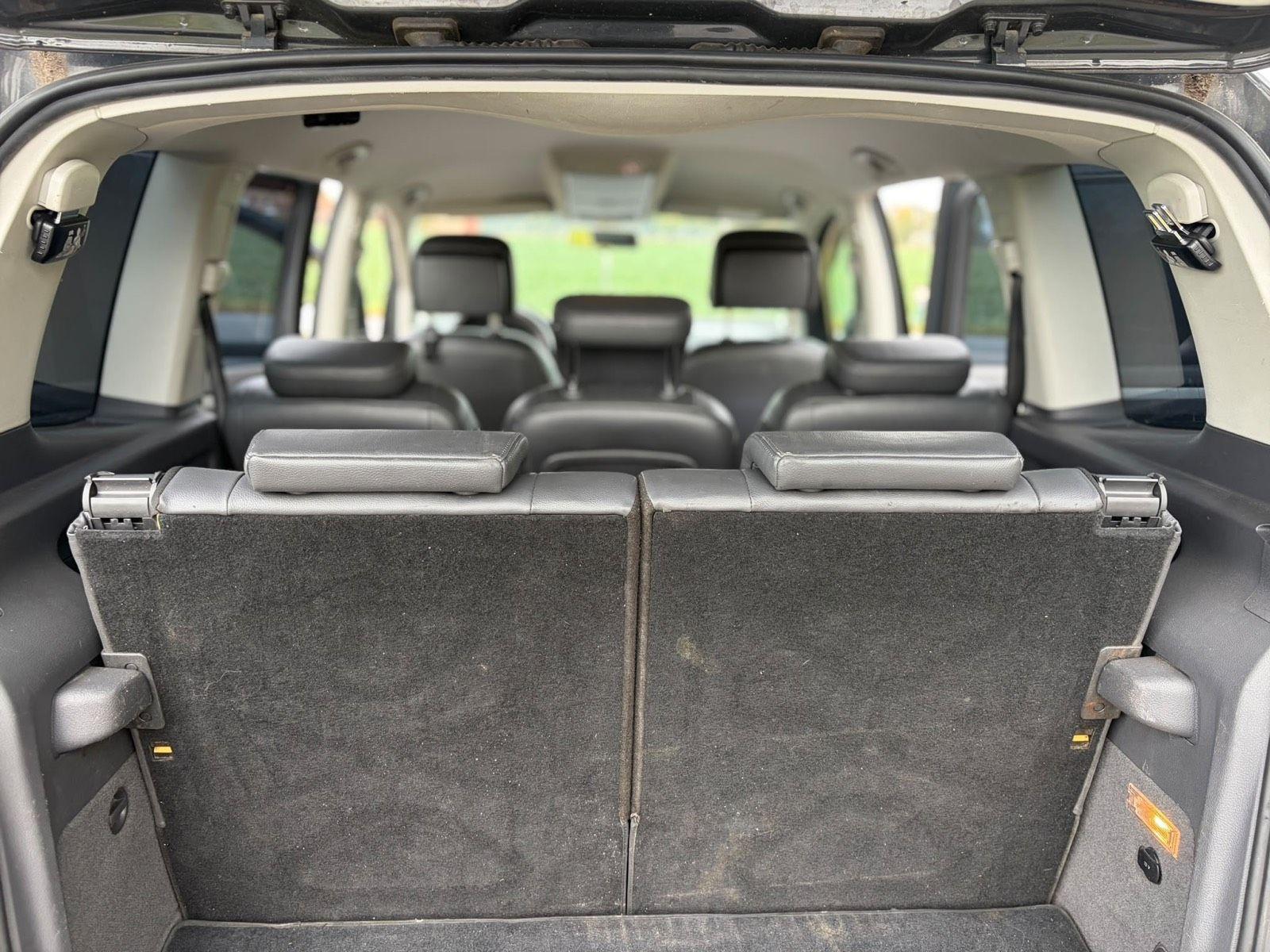 Volkswagen Touran 2015 — photo 12