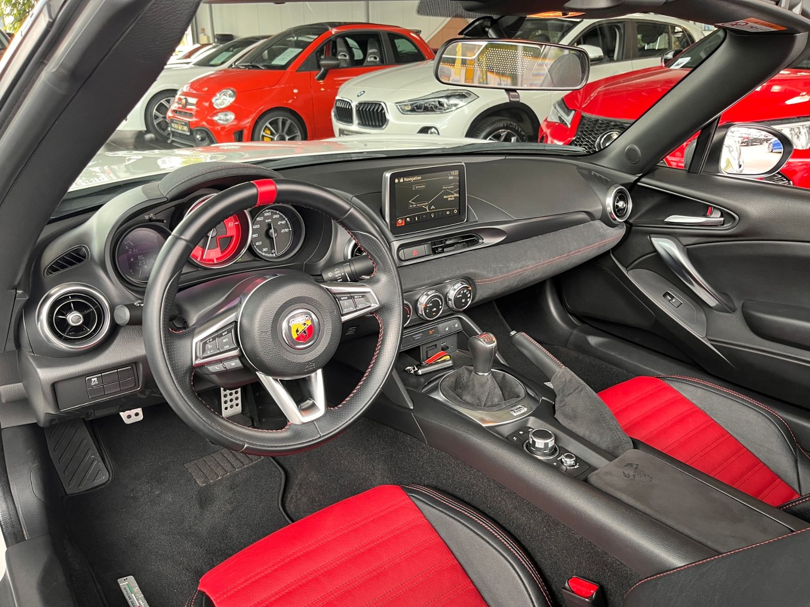 Fahrzeugabbildung Abarth 124 Spider Turismo LED DAB LEDER NAV SHZ
