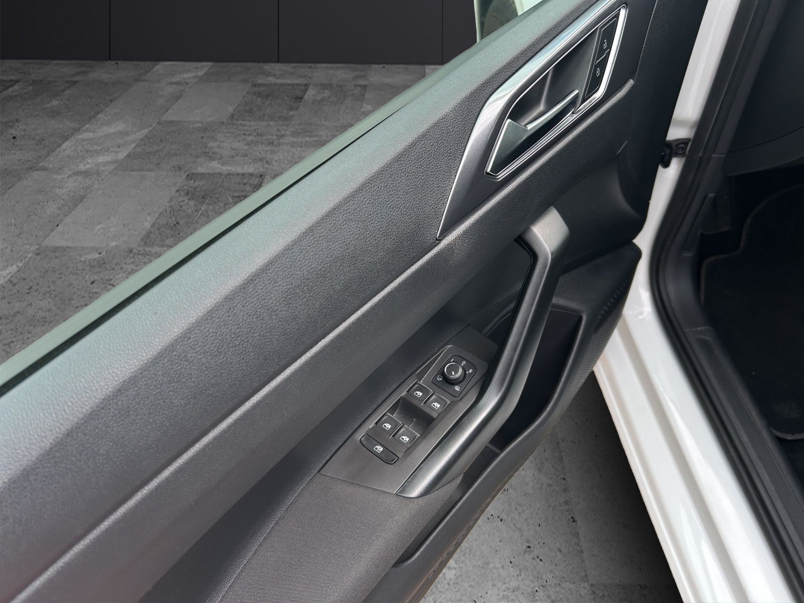 Fahrzeugabbildung Volkswagen Polo Style TSI DSG IQ.Light ACC SH PDC AppConnec