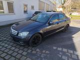 Mercedes-Benz C 180 1.8 CGI Nur an Händler / Export - Mercedes-Benz C 180 mit Benzin-Antrieb: Limousine, 1.8