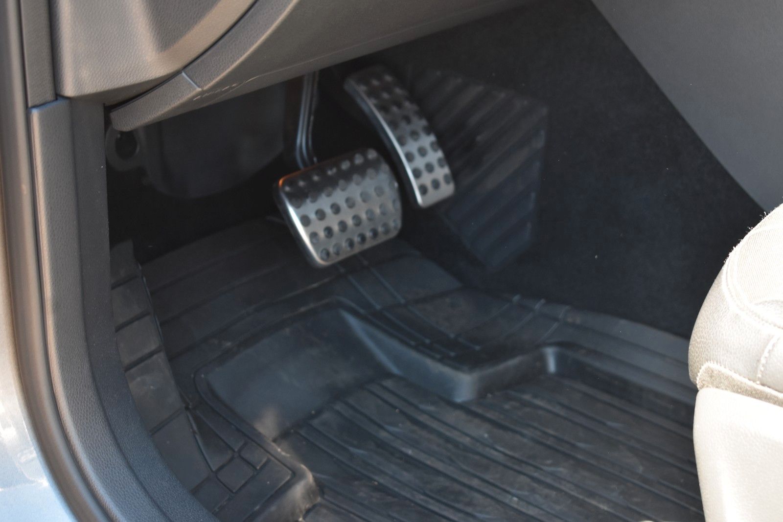Fahrzeugabbildung Mercedes-Benz B 200 CDI Automatik Sport Paket Navi Sitzheizung