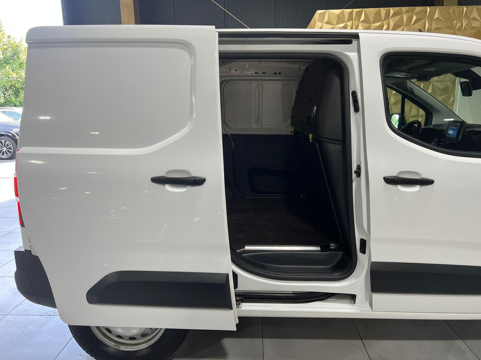 Fahrzeugabbildung Toyota Proace City L1 Duty Comfort//KAMERA//PDC//NAVI//