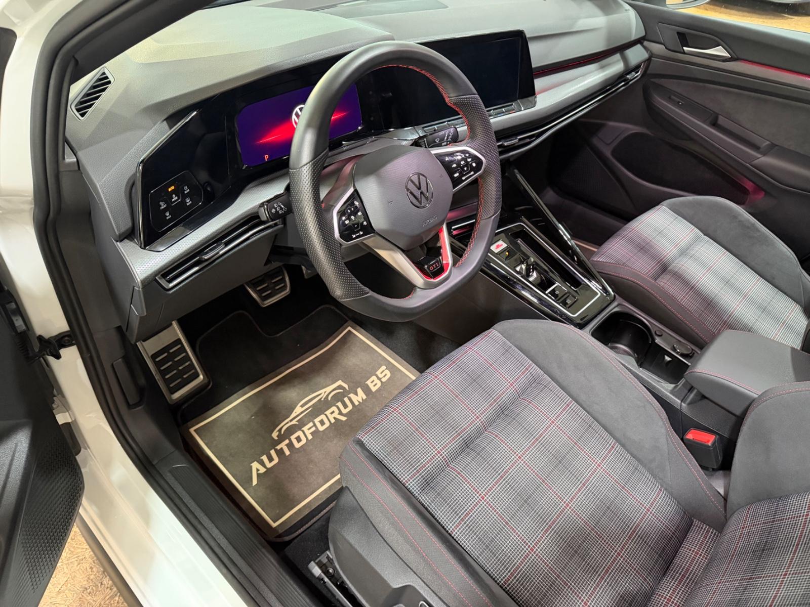 Volkswagen Golf VIII Lim. GTI 2.0 DSG/PANO/CAM/AHK/ACC/IQ, миниатюра 18