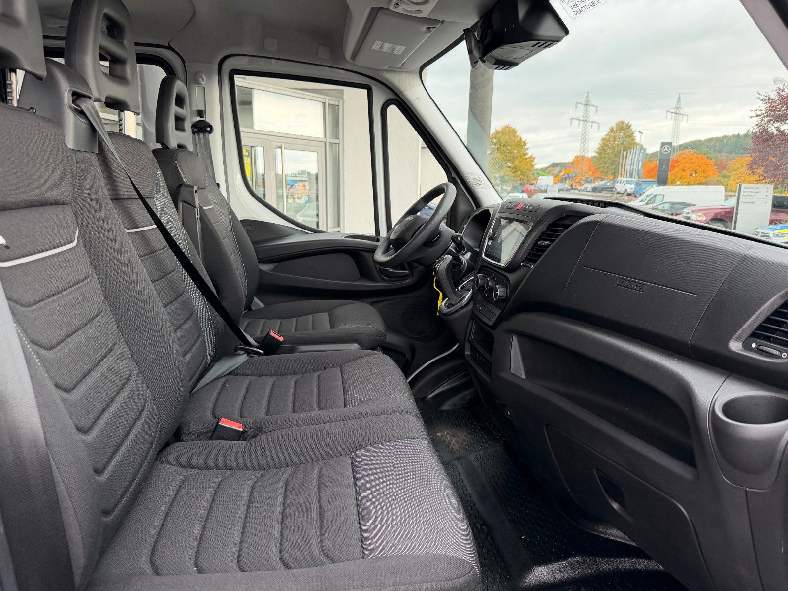 Fahrzeugabbildung Iveco Daily 35S16 A8 *R.3450mm*Automatik*AHK*7-Sitze*