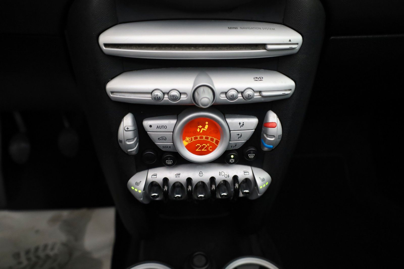 Fahrzeugabbildung MINI Cooper Cabrio Leder,Navi,Xenon,SH,PDC,SR+WR