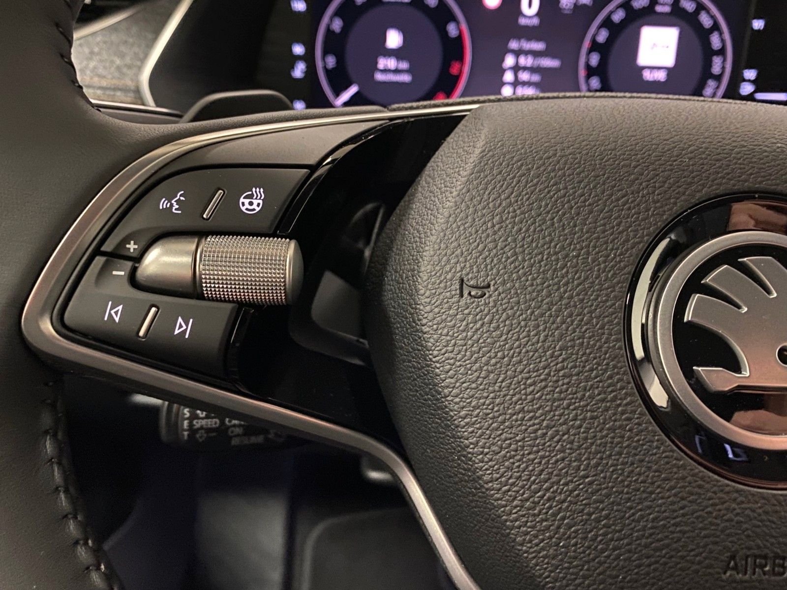 Fahrzeugabbildung SKODA Octavia 1.5 TSI MHEV 110kW DSG Selection+Matrix+