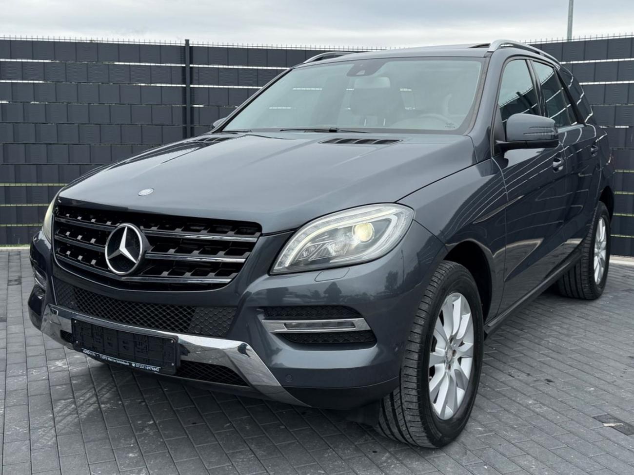 Mercedes-Benz ML 350 CDI BlueTec 4M*7G*XENON*PDC*SHD*SHZ*