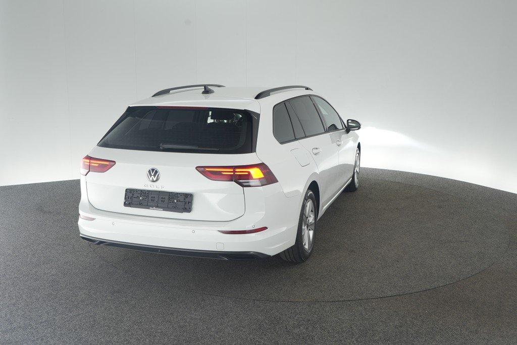 Volkswagen Golf VIII Variant 2.0 TDI DSG Life LED ACC AHK