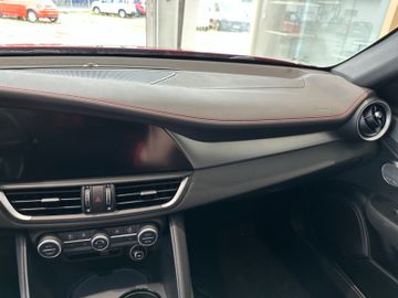 Bild 12 Alfa Romeo Giulia Competizione Q4