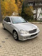 Mercedes-Benz C 220 CDI ELEGANCE/Automatik/Klima - gebrauchte Mercedes-Benz C 220 aus dem Jahr 2005