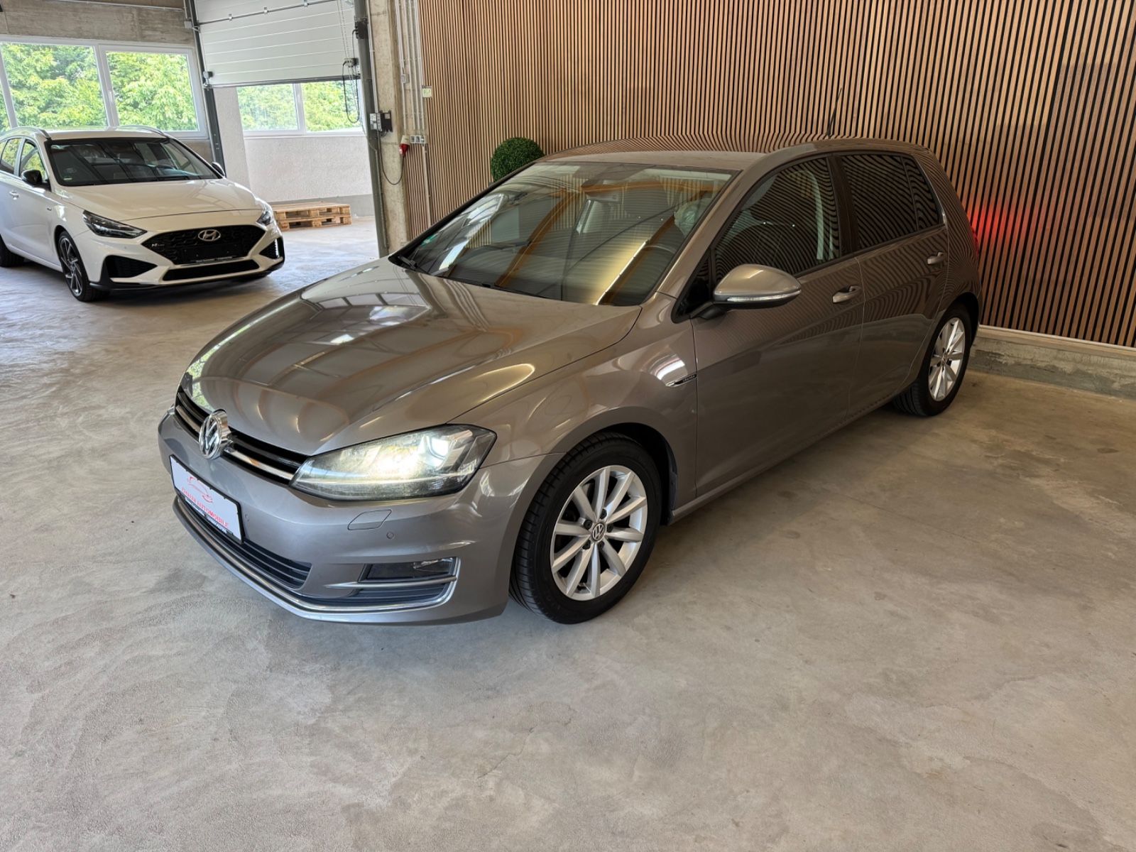 VW Golf VII Lim. Lounge BMT[XENON][KAMERA][SHZ]