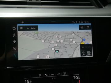 Audi Q8 e-tron - 12