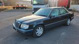 Mercedes-Benz E220 - Mercedes-Benz 220 aus 1992