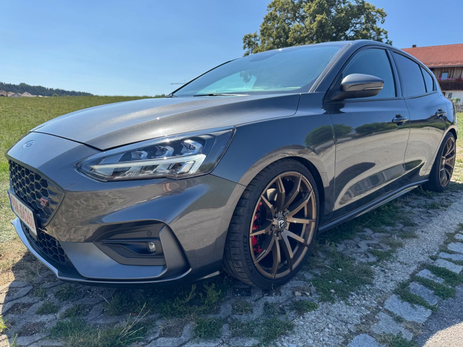 Ford Focus Limited ST 280ch - Recaro - 2ème main - B&O - Navi - Carplay