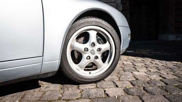 Fahrzeugabbildung Porsche 993 Carrera 2/Orig. km/Bestzustand