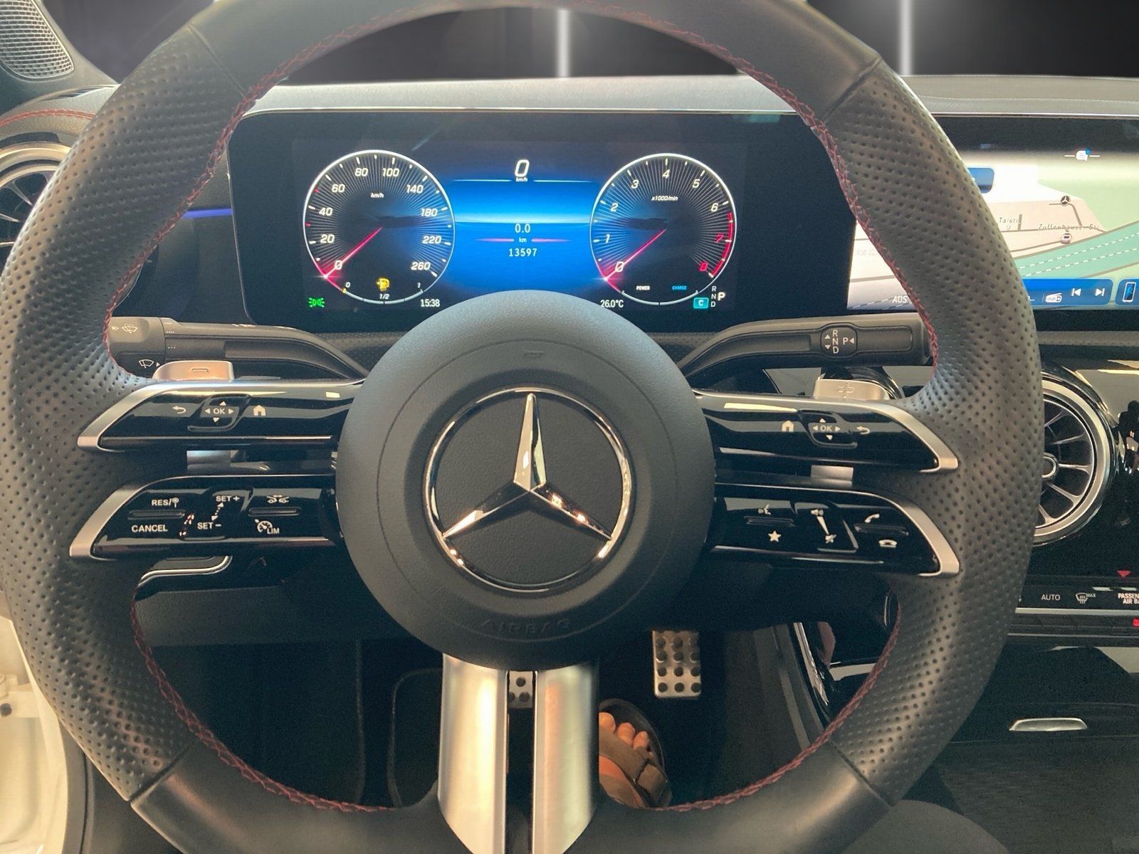 Fahrzeugabbildung Mercedes-Benz CLA 200 AMG Adv.*Pano*STDHZG*LED*Kamera*Carpaly*