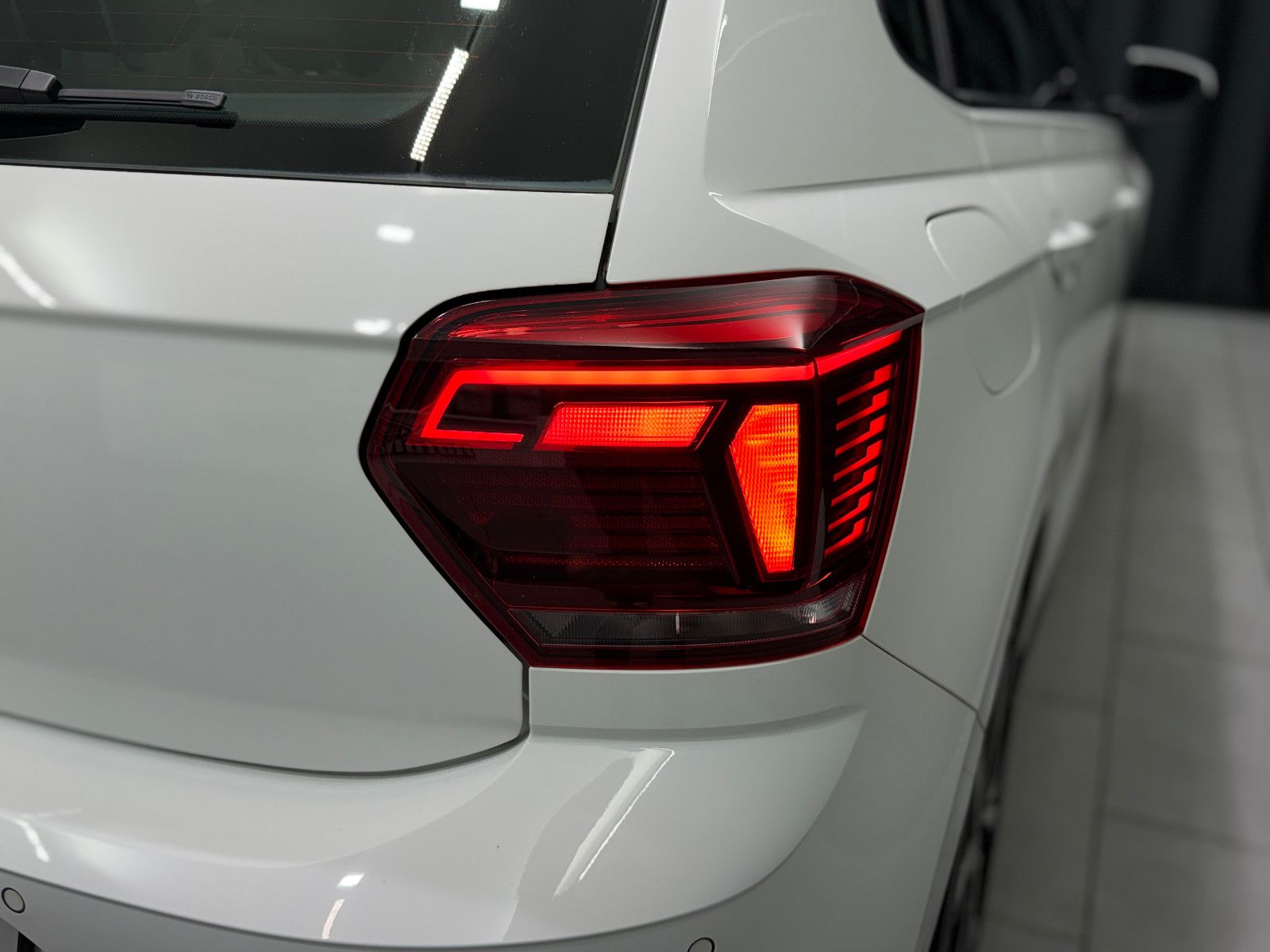 Fahrzeugabbildung Volkswagen Polo VI 2.0 TSI GTI |DSG|AUTOMATIK|LED
