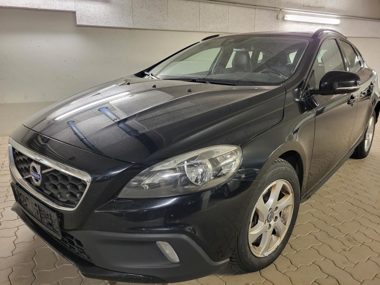 Volvo V40 2.0d CROSS COUNTRY/ MOMENTUM /AUT./AHK