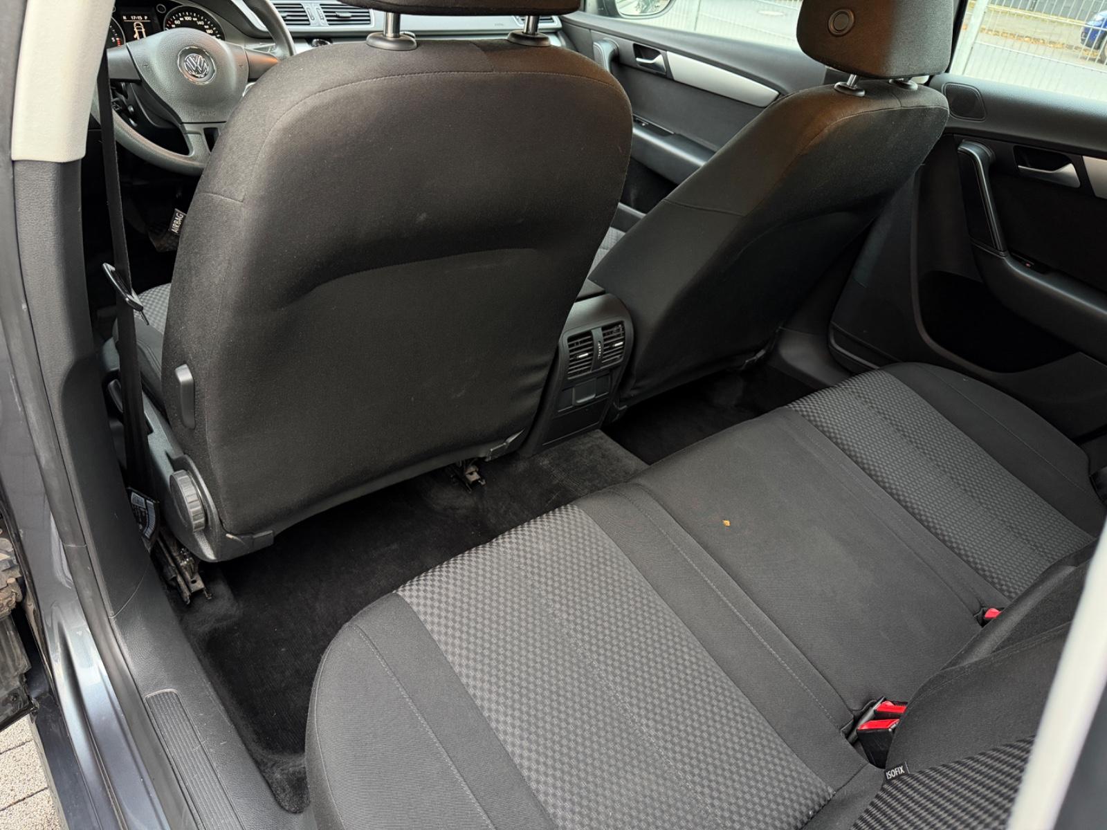 Volkswagen Passat 2013 — photo 15