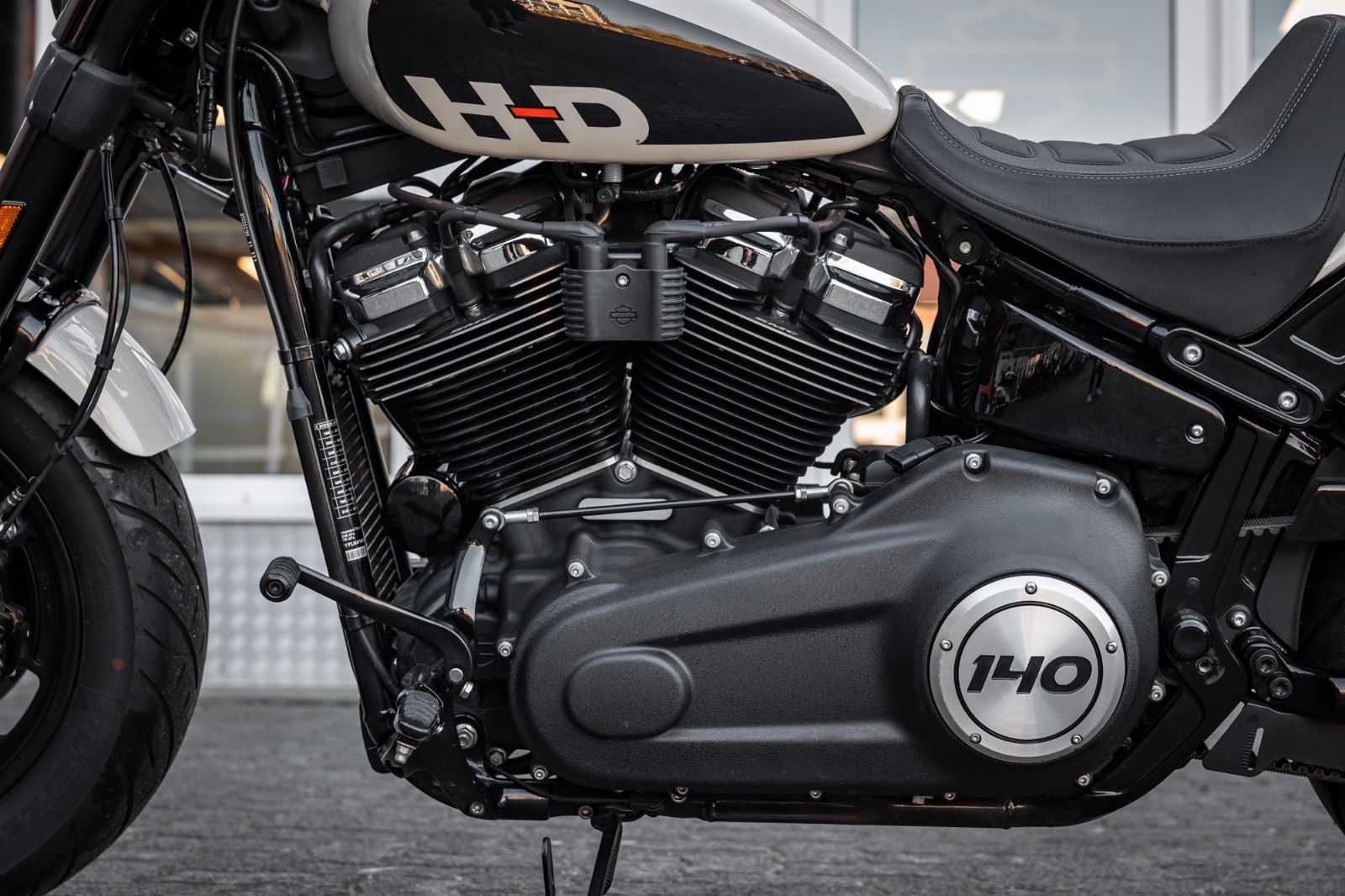 Fahrzeugabbildung Harley-Davidson FXFBS FAT BOB 140 CUI SOFTAIL - TORXSTER  JEKILL