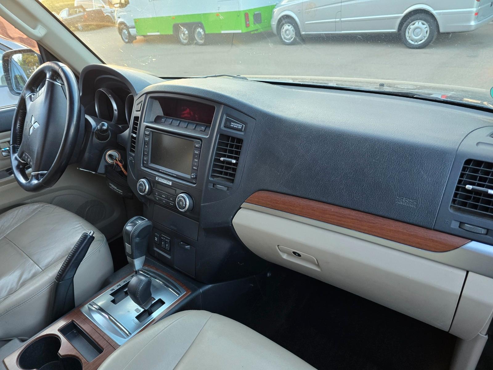 MITSUBISHI PAJERO 3.2 DI-D 170CH INSTYLE 7 PLACES