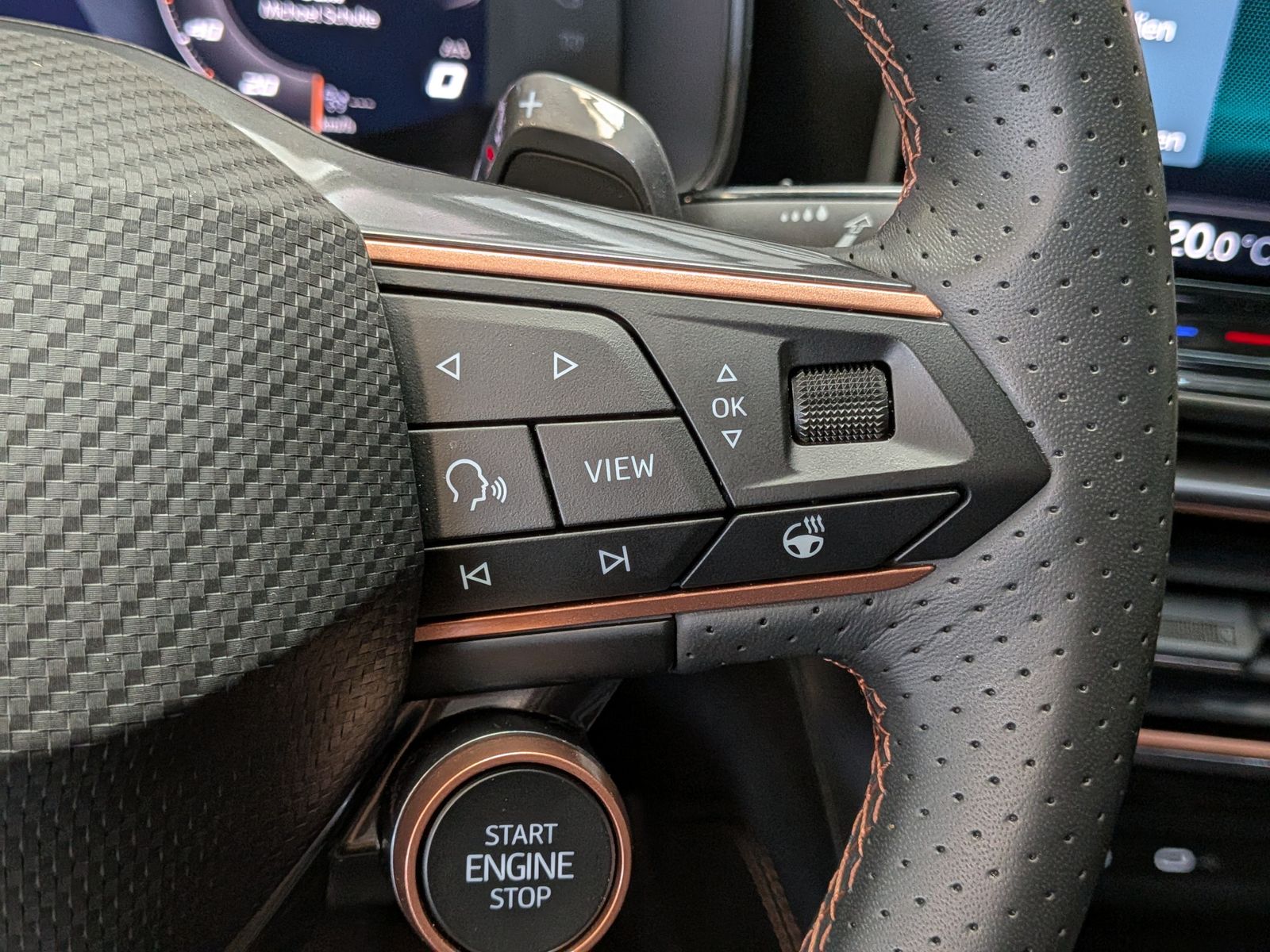 Fahrzeugabbildung CUPRA Leon 1.5 eTSI Dynamic-Edge-Paket AHK*PANO*CAM*18