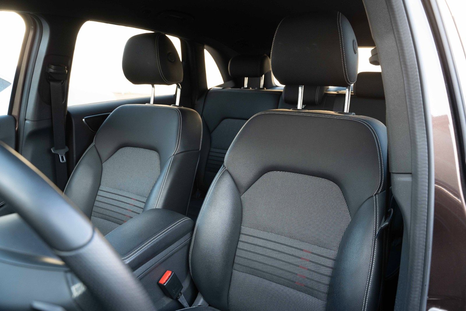 Fahrzeugabbildung Mercedes-Benz B 200 KAM PDC MFL XENON AHK -WENIG KM-