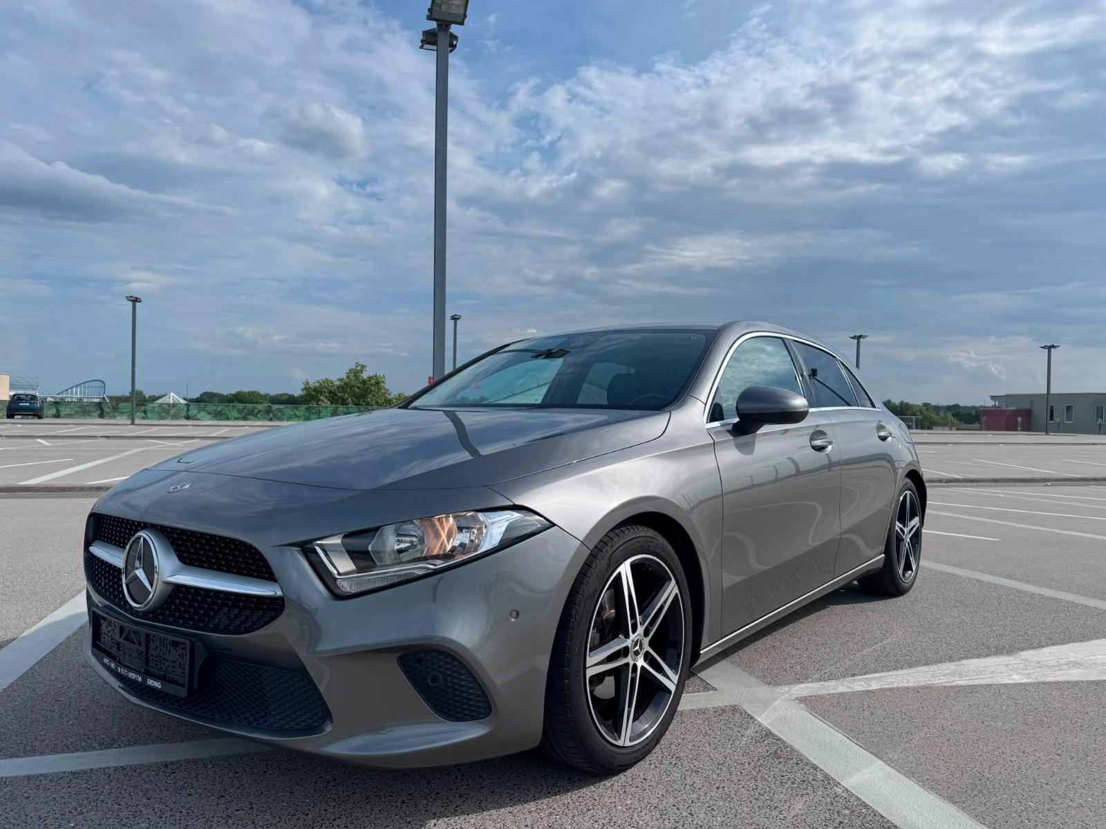 Mercedes-Benz A 180 d AHK