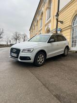 Audi Q5 Sline-2.Hand-Unfallfrei- 8-fach be... - Audi Q5 Sline mit Diesel-Antrieb
