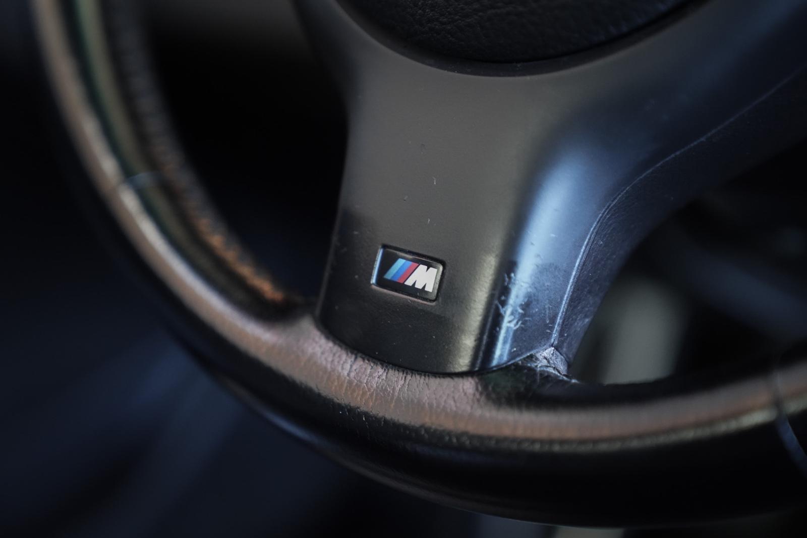 BMW 330 2004 — photo 16