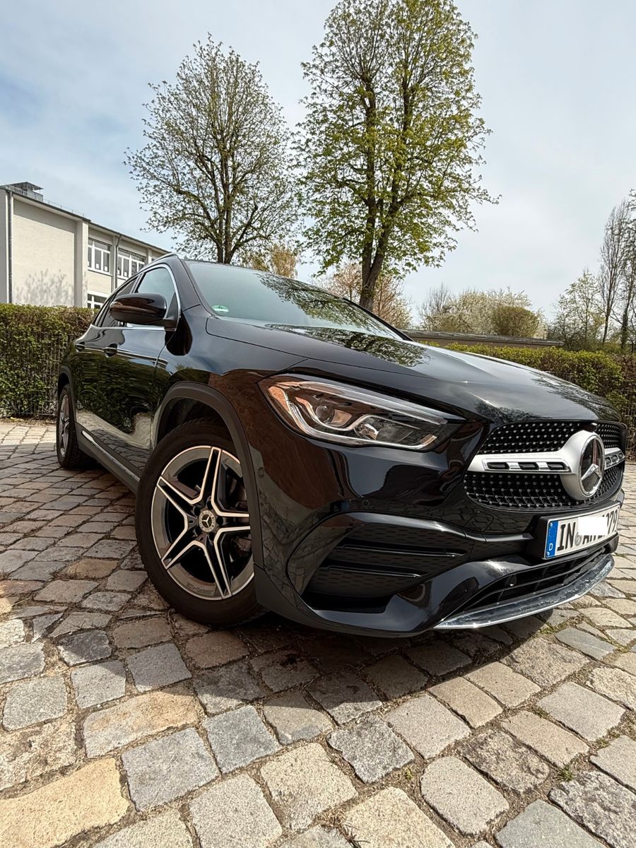 MERCEDES-BENZ GLA 200 AMG STYLING