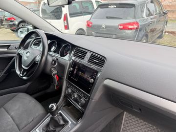 Volkswagen Golf - 12
