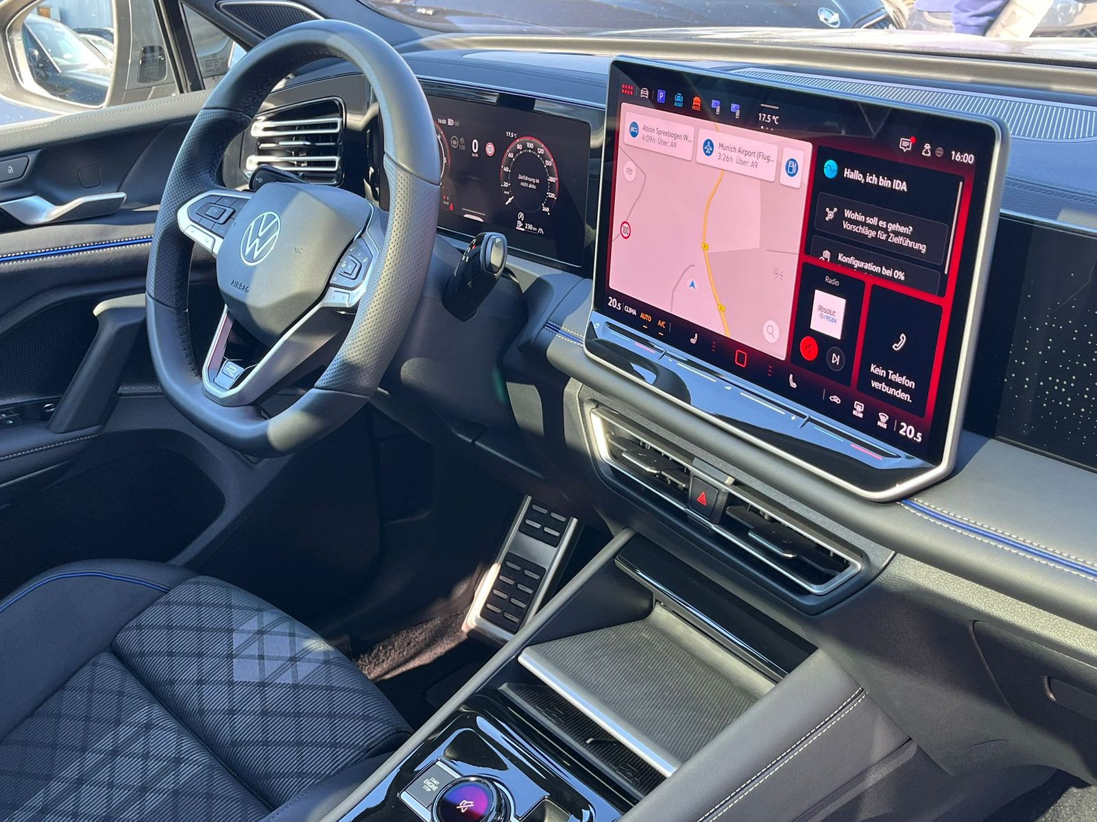 Image du véhicule Volkswagen Tiguan 2.0 TDI 4M R-Line PANO*H&amp;K*AHK*MATRIX*20".