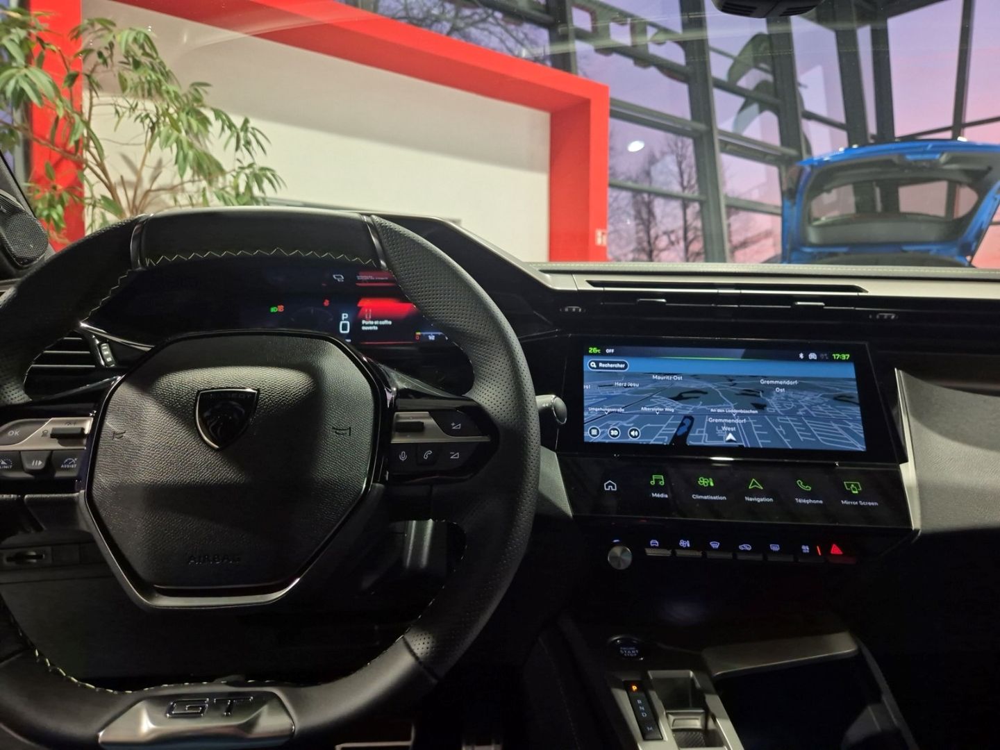 Fahrzeugabbildung Peugeot 408 Hybrid 1.2 GT HYBRID 136 Panorama Navi SHZ