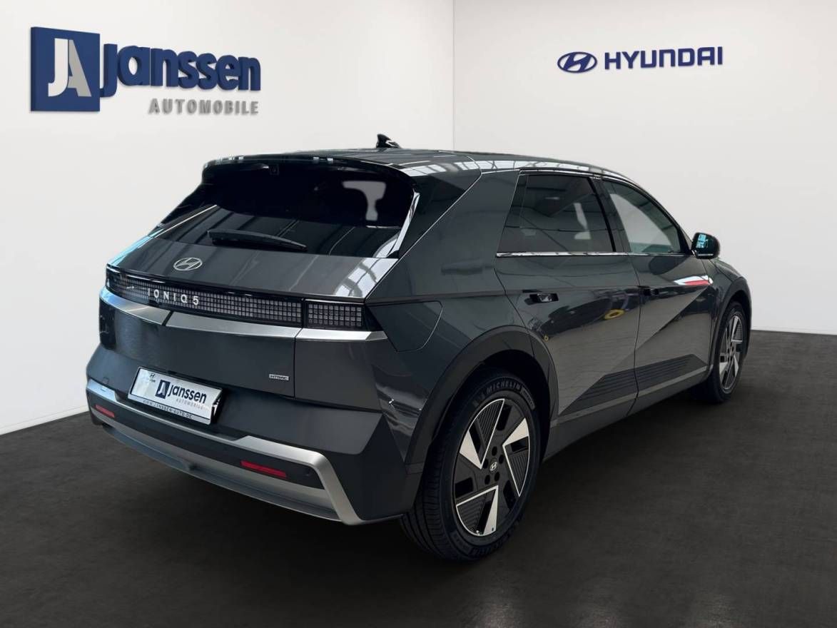 Fahrzeugabbildung Hyundai IONIQ 5  84 kWh(325 PS) UNIQ Panorama-Glasdach,