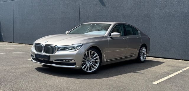 BMW 730d / HUD / Rear Seat Infotainment / Massage